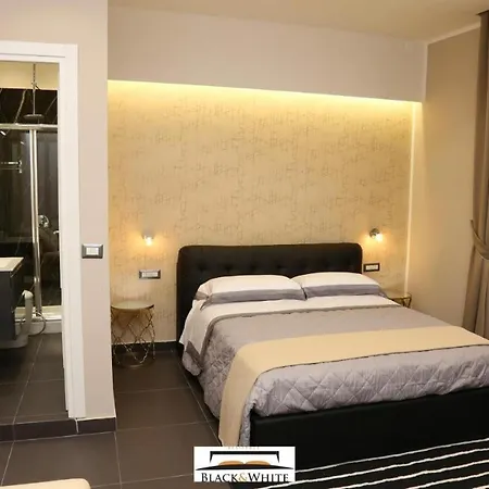 Black & White Maison d'hôtes Naples