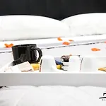 Black & White 4* Νάπολη