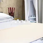 Black & White Πανσιόν