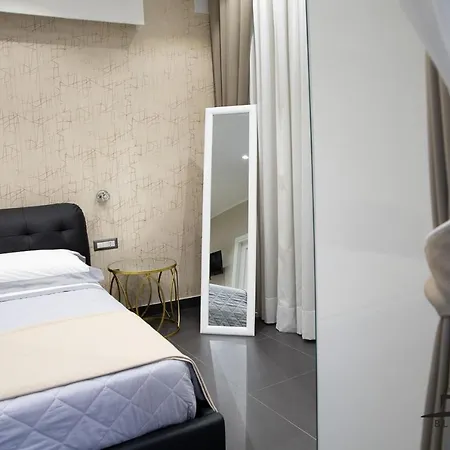 Black & White 4* Napoli