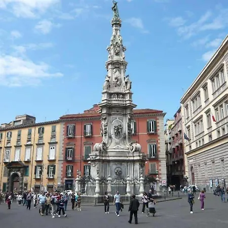 Black & White 4* ナポリ