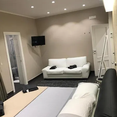 Guest house Black & White