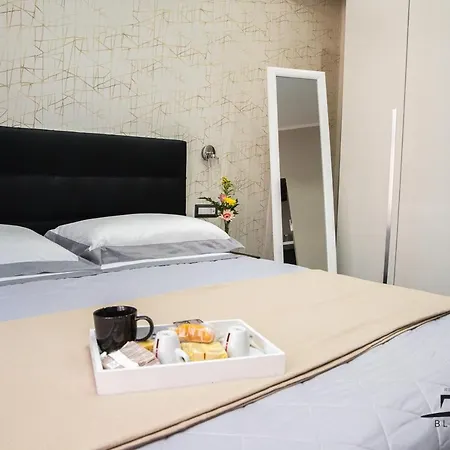 Black & White ゲストハウス ナポリ