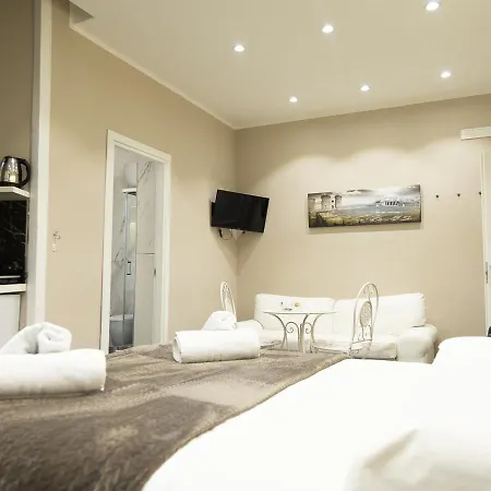 Black & White Guest house *