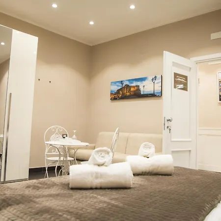 Black & White ゲストハウス ナポリ