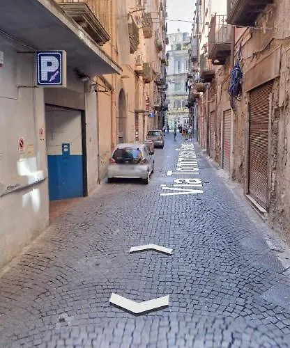 بيت ضيافة Black & White 4*