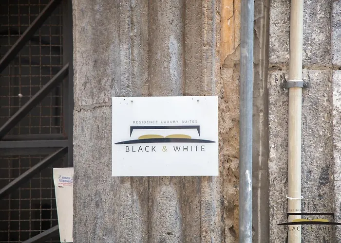 Black & White بيت ضيافة