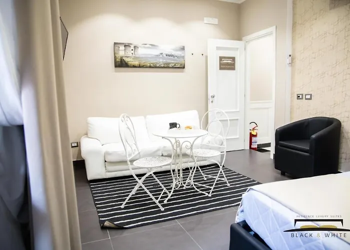 Black & White بيت ضيافة 4*