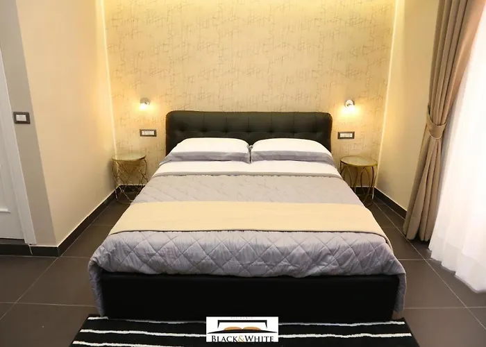 بيت ضيافة Black & White