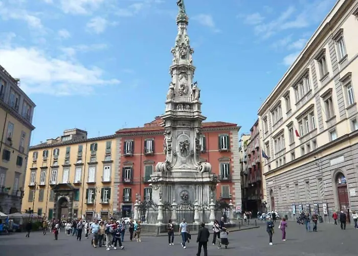 Black & White 4* نابولي