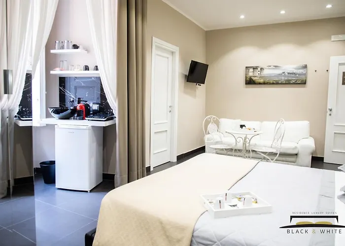 Black & White 4* نابولي