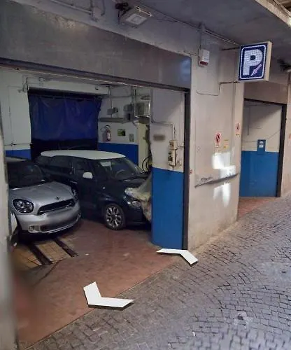 بيت ضيافة Black & White 4*