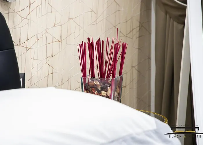 بيت ضيافة Black & White 4*