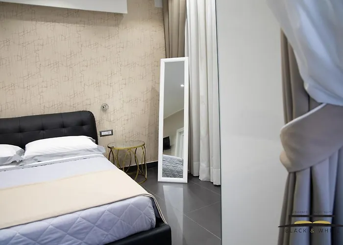 Black & White 4* نابولي