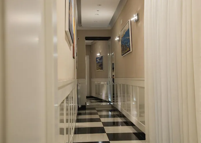 بيت ضيافة Black & White