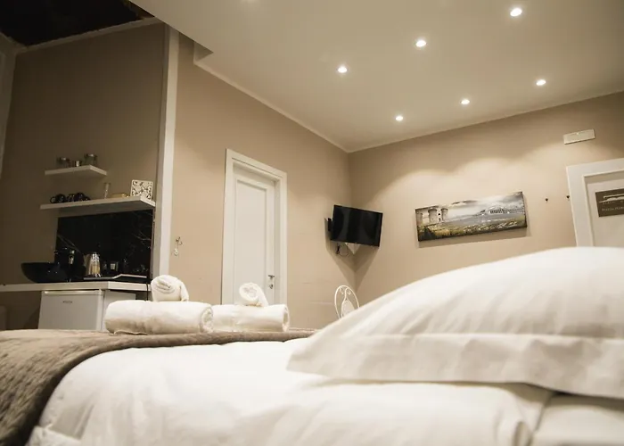 بيت ضيافة Black & White نابولي