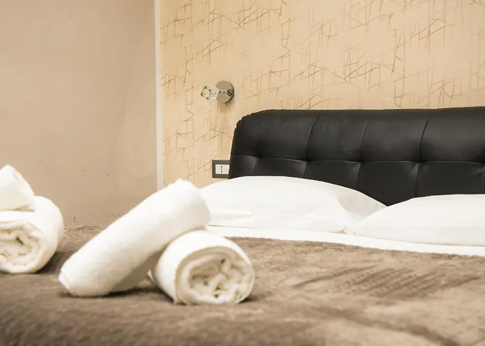 Black & White بيت ضيافة